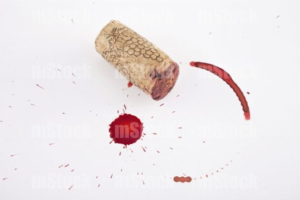 Corcho con gota de tinto
