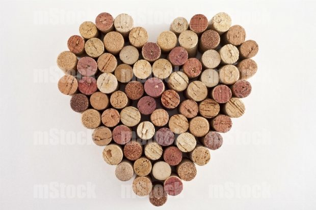 Corazón de corchos