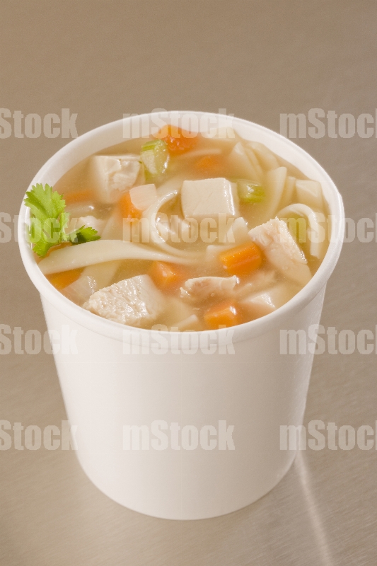 Sopa de tallarines con pollo 1