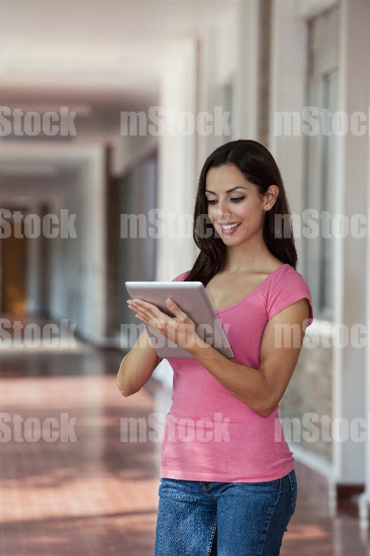 Estudiante con tableta