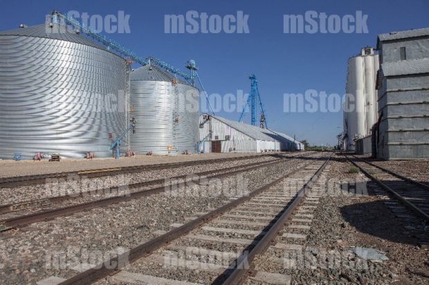 Silos de Cereal en Intermodal Ferroviario
