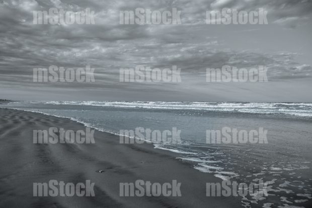 Playa en Blanco y Negro