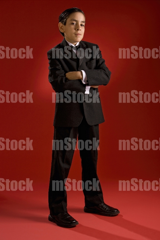 Niño con Tuxedo