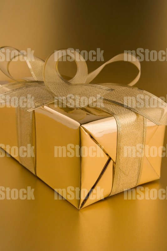 Caja de Regalo dorada Perspectiva Superior
