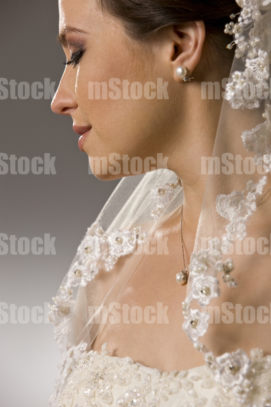 Velo corto de novia con detalles
