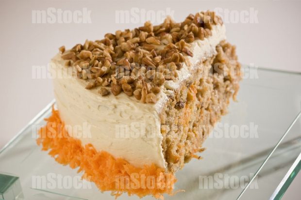 Pastel de zanahoria rebanada