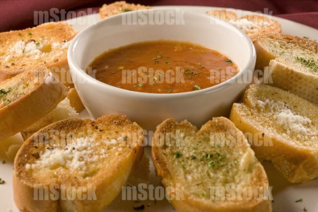 Salsa de Tomate con pan
