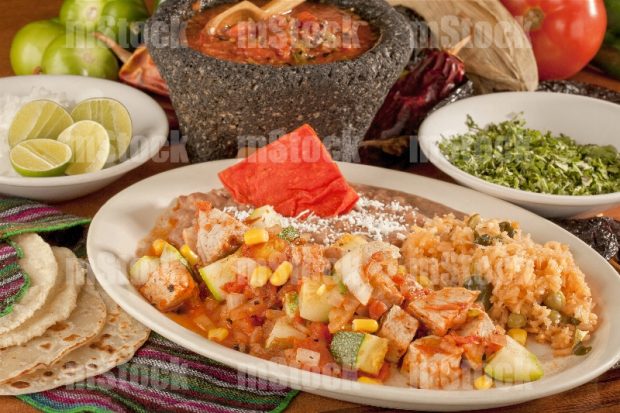 Carne de puerco con calabaza y elote
