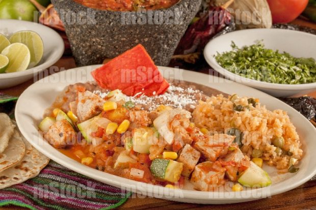 Carne de puerco con calabacitas y elote
