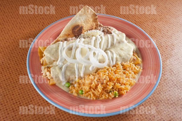 Enchiladas de Pollo en salsa blanca
