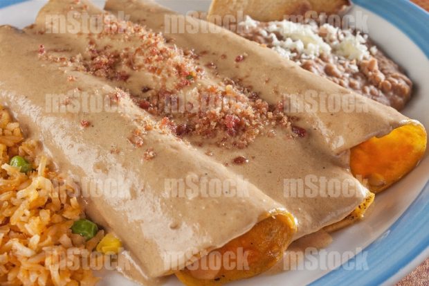 Enchiladas en salsa de chipotle