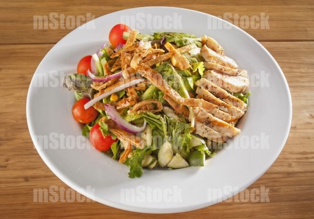 Ensalada Verde con Pollo y tomate cherry