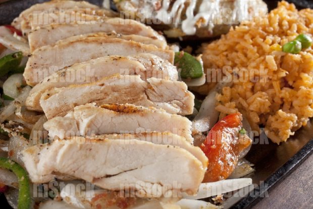 Fajitas de Pollo con pimientos y arroz