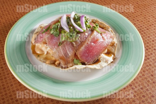 Tostada de Carpaccio de Atún