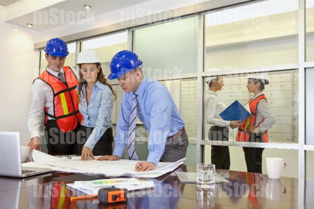 Oficina de arquitectos en obra