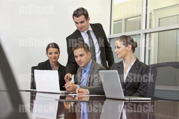 Reunión de Trabajo en Sala de Juntas