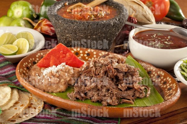 Barbacoa de Cachete con frijoles