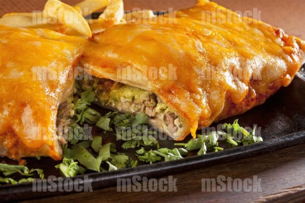 Burrito de Arrachera Tex Mex con papas fritas