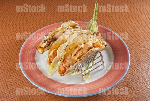 Tacos de Pescado con salsa chipotle